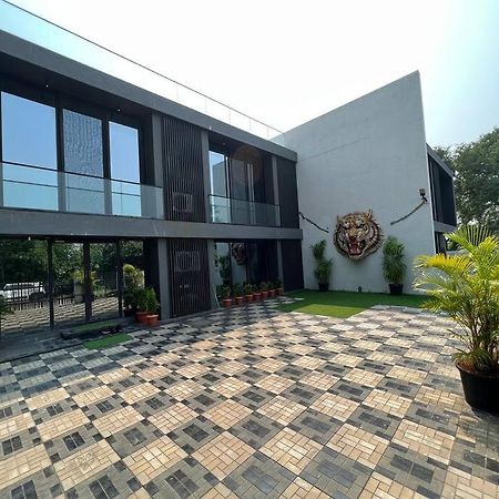 Stayhaven Starmount 4Bhk & Pool Mumbai  Buitenkant foto