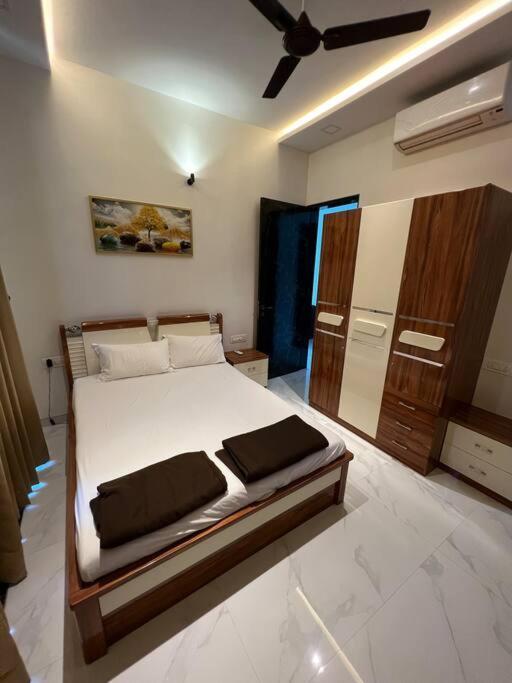 Stayhaven Starmount 4Bhk & Pool Mumbai  Buitenkant foto