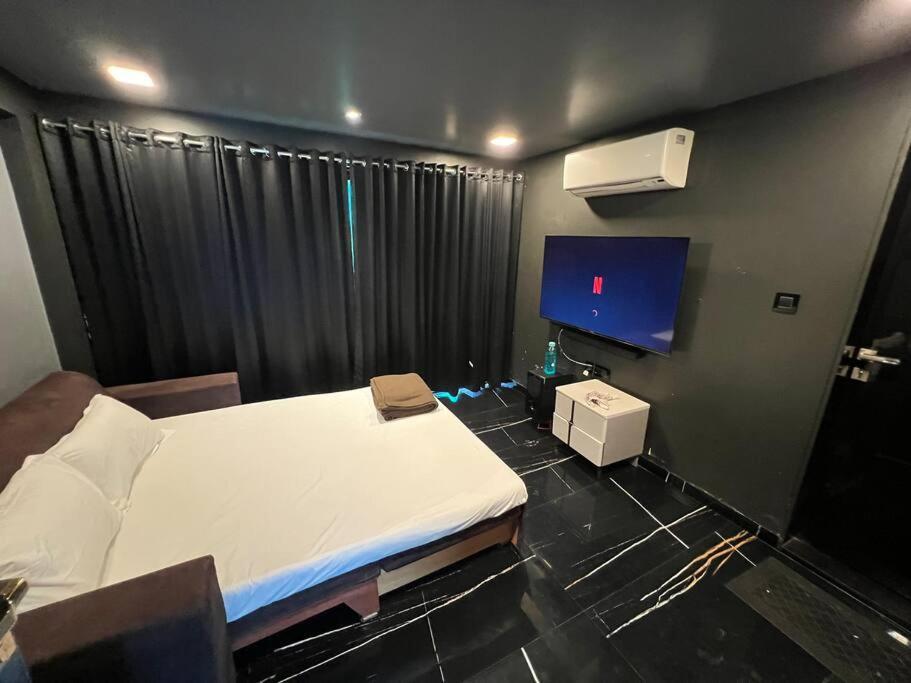 Stayhaven Starmount 4Bhk & Pool Mumbai  Buitenkant foto