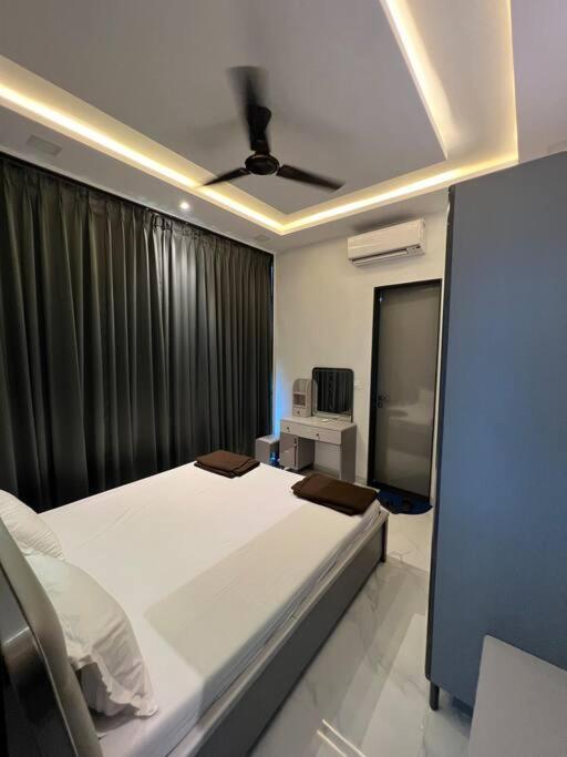 Stayhaven Starmount 4Bhk & Pool Mumbai  Buitenkant foto