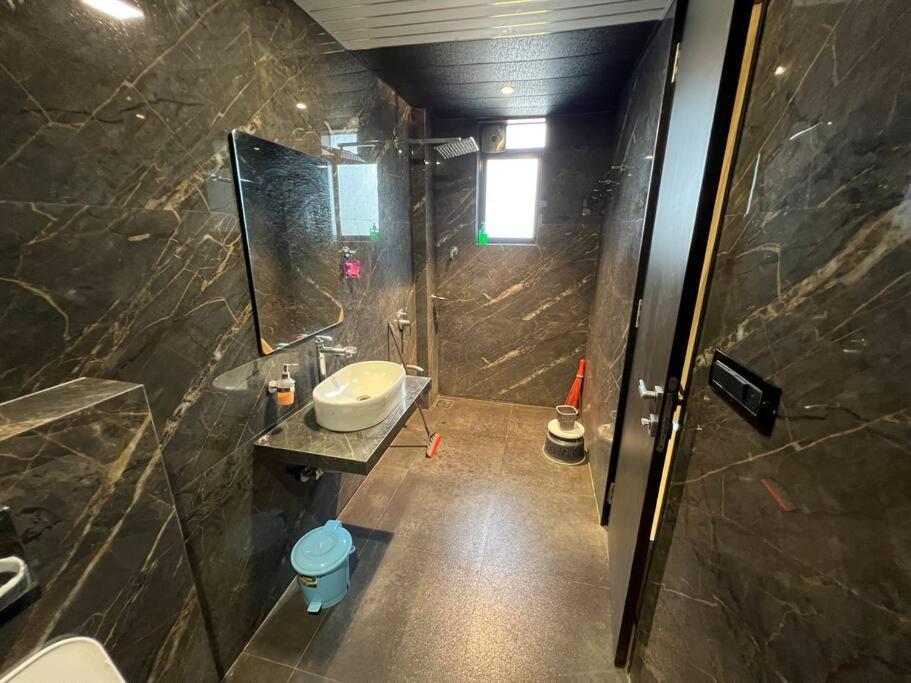 Stayhaven Starmount 4Bhk & Pool Mumbai  Buitenkant foto